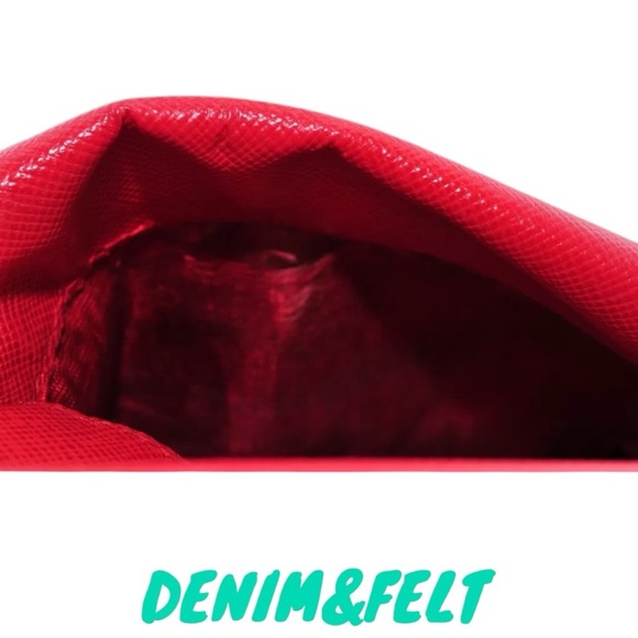 ♥️♥️PRADA Red Saffiano Leather Logo Plate Bi-Fold Wallet | PRELOVED ♥️♥️ - Picture 10 of 12